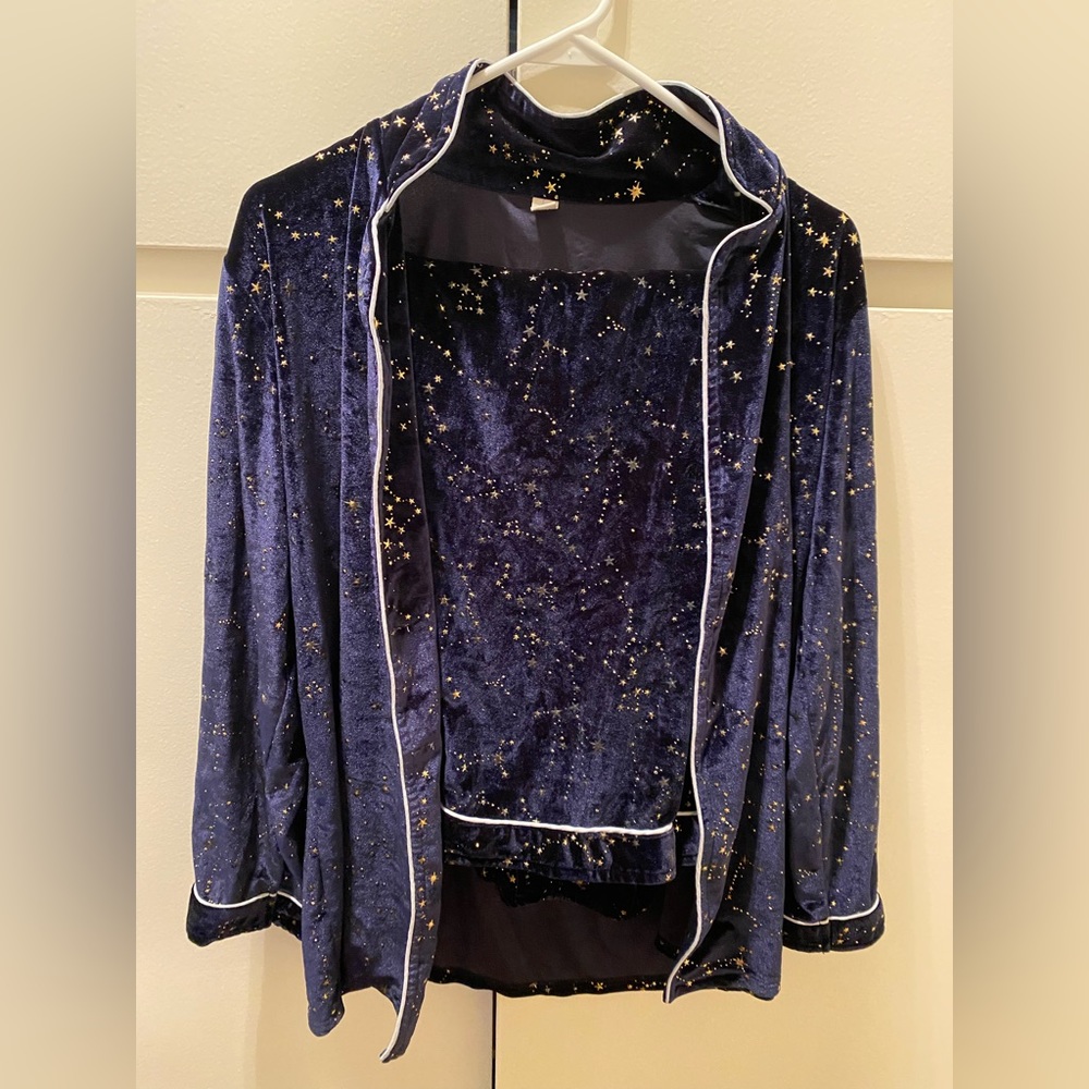 Top (jacket) & bottom (pants) Pajamas